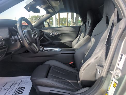 Used 2022 BMW Z4 M40i w/ Driving Assistance Package image 16