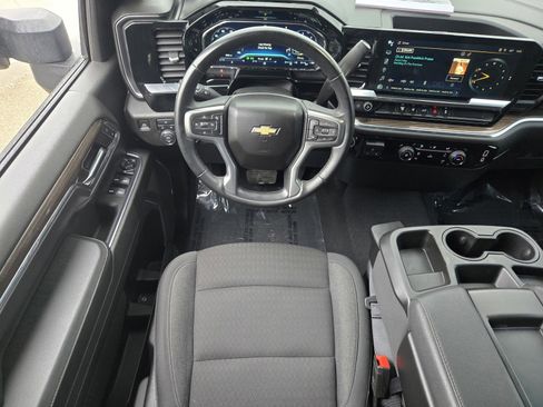 Used 2024 Chevrolet Silverado 2500 LT image 11