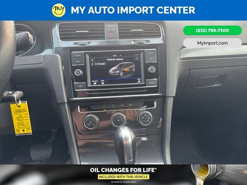 Used 2018 Volkswagen Golf S FWD image 10
