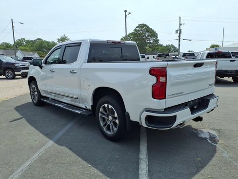 Used 2023 Chevrolet Silverado 1500 High Country AWD/4WD image 5