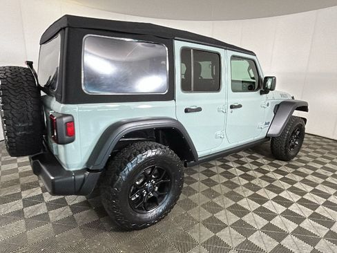 Used 2024 Jeep Wrangler Unlimited AWD/4WD image 3
