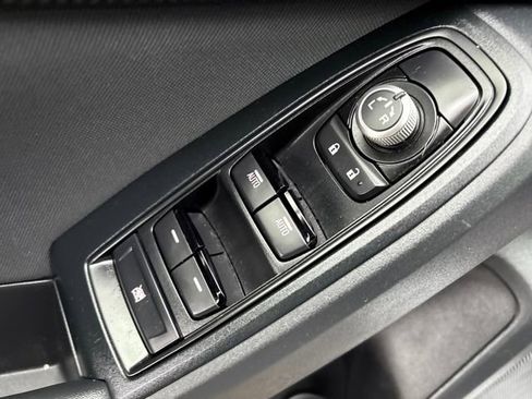 Used 2023 Subaru Crosstrek 2.0i Premium image 12