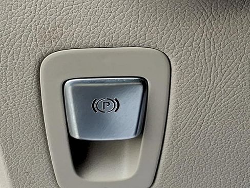 Used 2021 Mercedes-Benz GLC 300 image 30