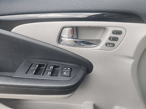 Used 2017 Honda Pilot Touring image 25