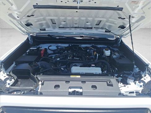 Certified 2025 Toyota Tacoma SR5 AWD/4WD image 19