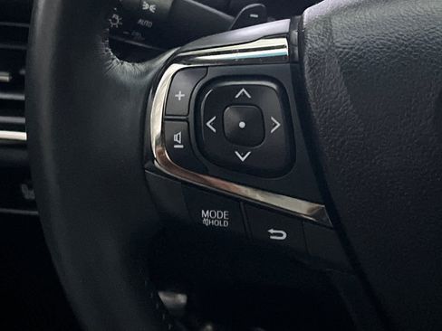 Used 2016 Toyota Avalon Touring image 30