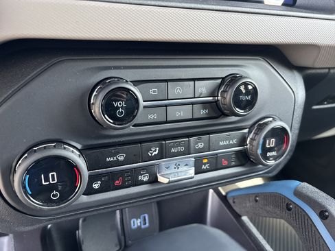 Used 2024 Ford Bronco Wildtrak AWD/4WD image 15