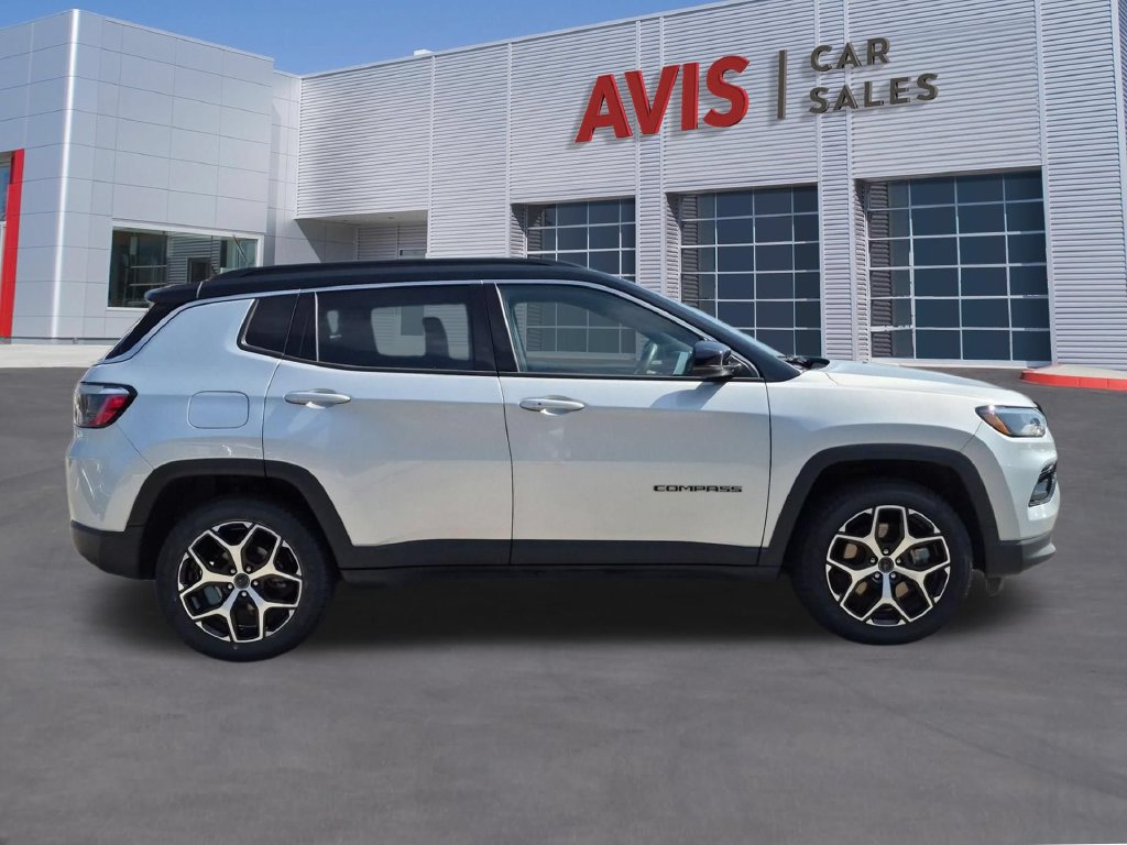Used 2025 Jeep Compass Limited AWD/4WD image 5