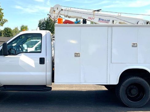 Used 2015 Ford F550 4x4 Regular Cab Super Duty image 8