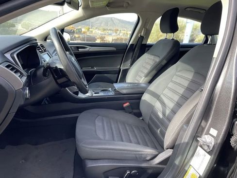 Used 2019 Ford Fusion SE image 15