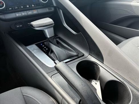 Used 2023 Hyundai Elantra SEL image 13