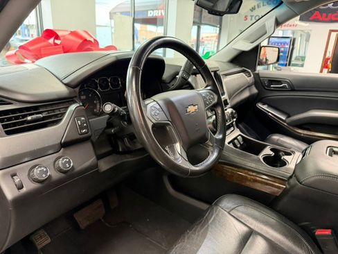 Used 2020 Chevrolet Suburban LT image 27