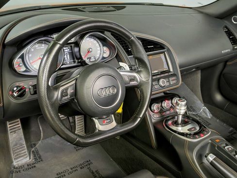 Used 2015 Audi R8 V8 w/ Full Leather Package image 17