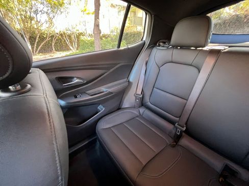 Used 2025 Buick Envista Sport Touring image 37