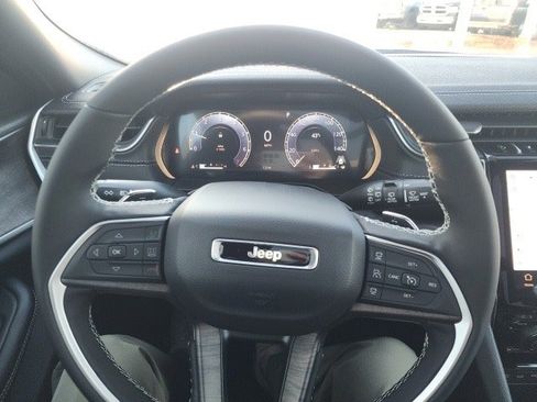 New 2025 Jeep Grand Cherokee Limited image 15