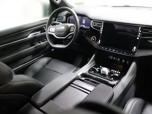 New 2026 Jeep Grand Wagoneer Summit image 23