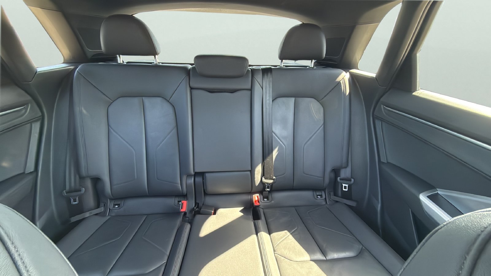 Used 2022 Audi Q3 2.0T Premium AWD/4WD image 21