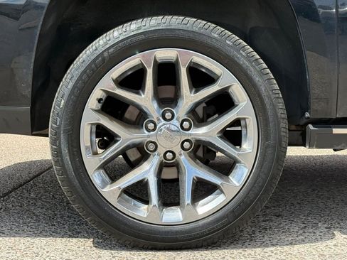 Used 2018 Cadillac Escalade ESV Platinum AWD/4WD image 26