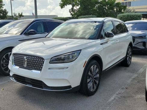 Certified 2022 Lincoln Corsair Reserve w/ Elements Package FWD image 3