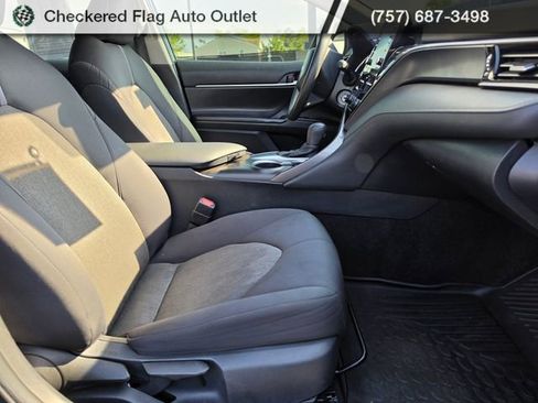 Used 2021 Toyota Camry LE FWD image 43