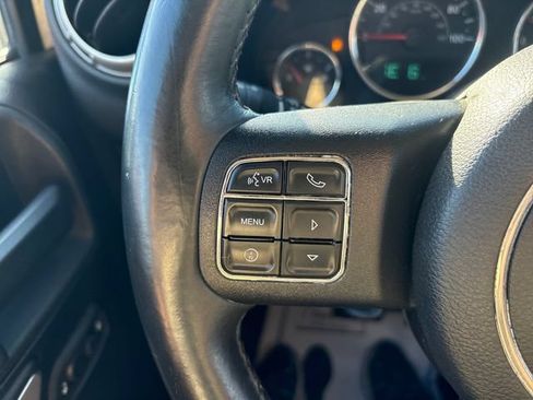 Used 2014 Jeep Wrangler Unlimited Rubicon w/ Connectivity Group AWD/4WD image 11