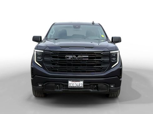 Used 2022 GMC Sierra 1500 Elevation w/ LPO, Elevation Black Package image 8