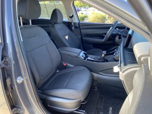Used 2025 Hyundai Tucson SE FWD image 22