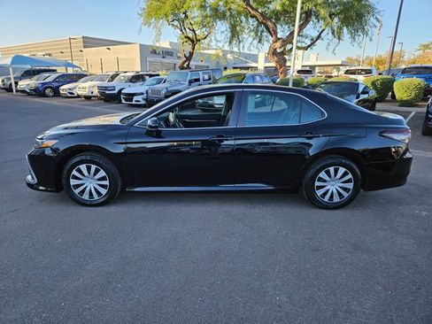 Used 2022 Toyota Camry LE image 7