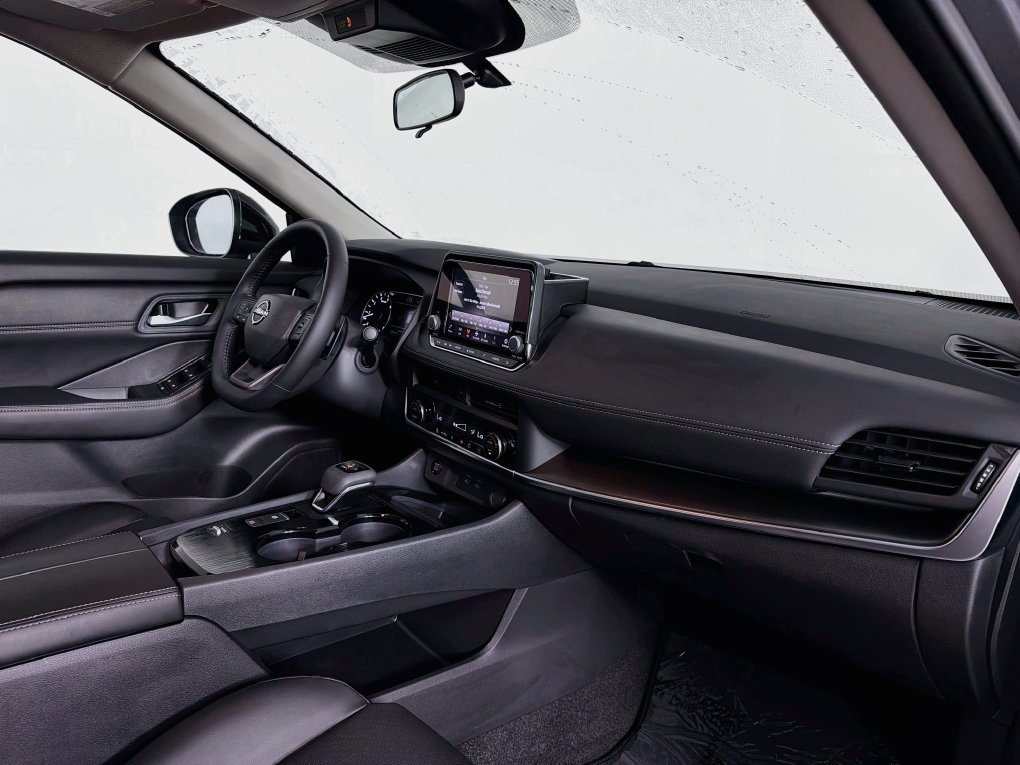 Used 2026 Nissan Rogue Dark Armor FWD image 31