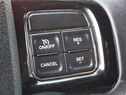 Used 2018 Dodge Grand Caravan SXT image 22