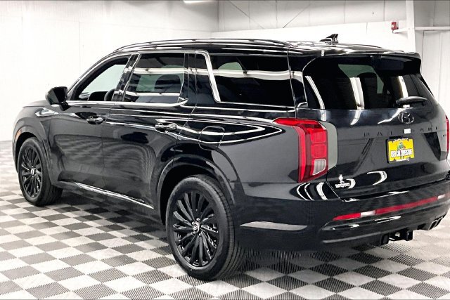 Used 2025 Hyundai Palisade Calligraphy AWD/4WD image 2