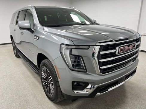 Used 2025 GMC Yukon XL Elevation AWD/4WD image 2