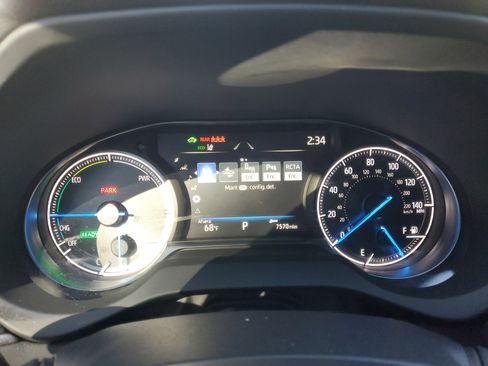 Used 2024 Toyota Venza XLE image 24