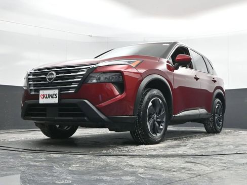 Used 2024 Nissan Rogue SV image 51