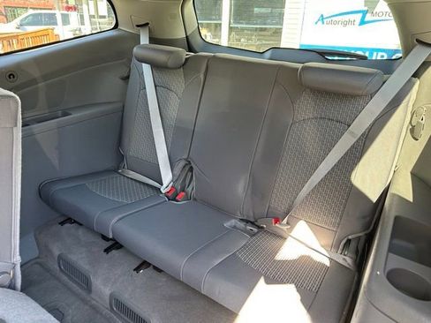 Used 2011 Chevrolet Traverse LS image 11