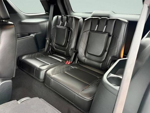 Used 2018 Ford Explorer Platinum image 8