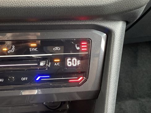Certified 2023 Volkswagen Tiguan SE FWD image 25