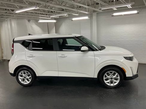Used 2025 Kia Soul LX w/ LX Technology Package FWD image 6
