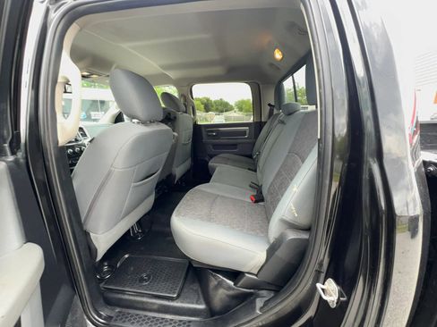 Used 2016 RAM 2500 SLT w/ Black Appearance Group AWD/4WD image 11