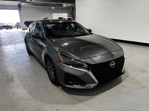 Used 2025 Nissan Altima 2.5 SV image 4