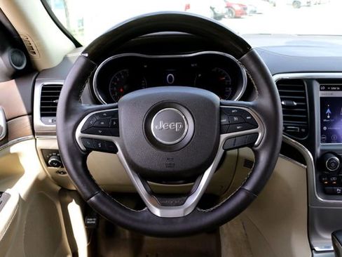 Used 2018 Jeep Grand Cherokee Overland RWD image 26