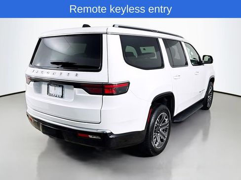 Used 2025 Jeep Wagoneer 4WD image 7