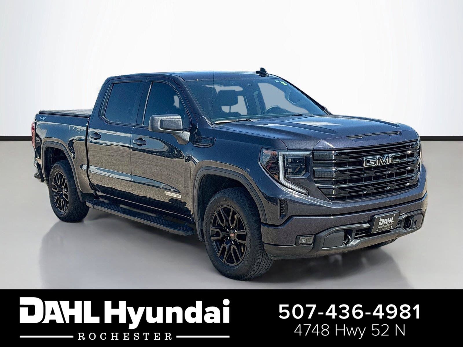 Used 2024 GMC Sierra 1500 Elevation AWD/4WD image 1