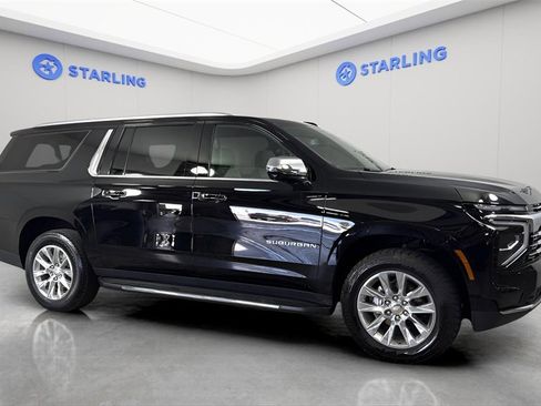 Certified 2025 Chevrolet Suburban Premier image 12