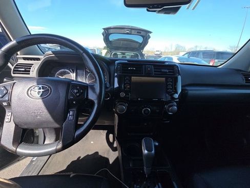 Used 2024 Toyota 4Runner TRD Off-Road Premium image 4