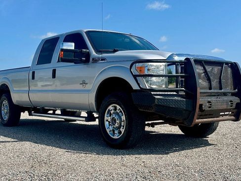 Used 2014 Ford F250 XLT w/ XLT Premium Package AWD/4WD image 11