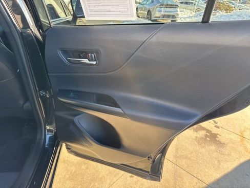 Used 2023 Toyota Venza Limited image 28