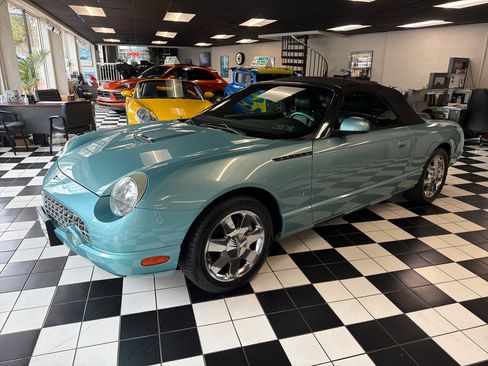 Used 2002 Ford Thunderbird Deluxe image 8
