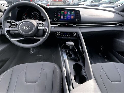 Used 2021 Hyundai Elantra SEL image 13