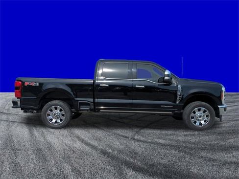 Used 2023 Ford F250 Lariat w/ Lariat Ultimate Package image 3